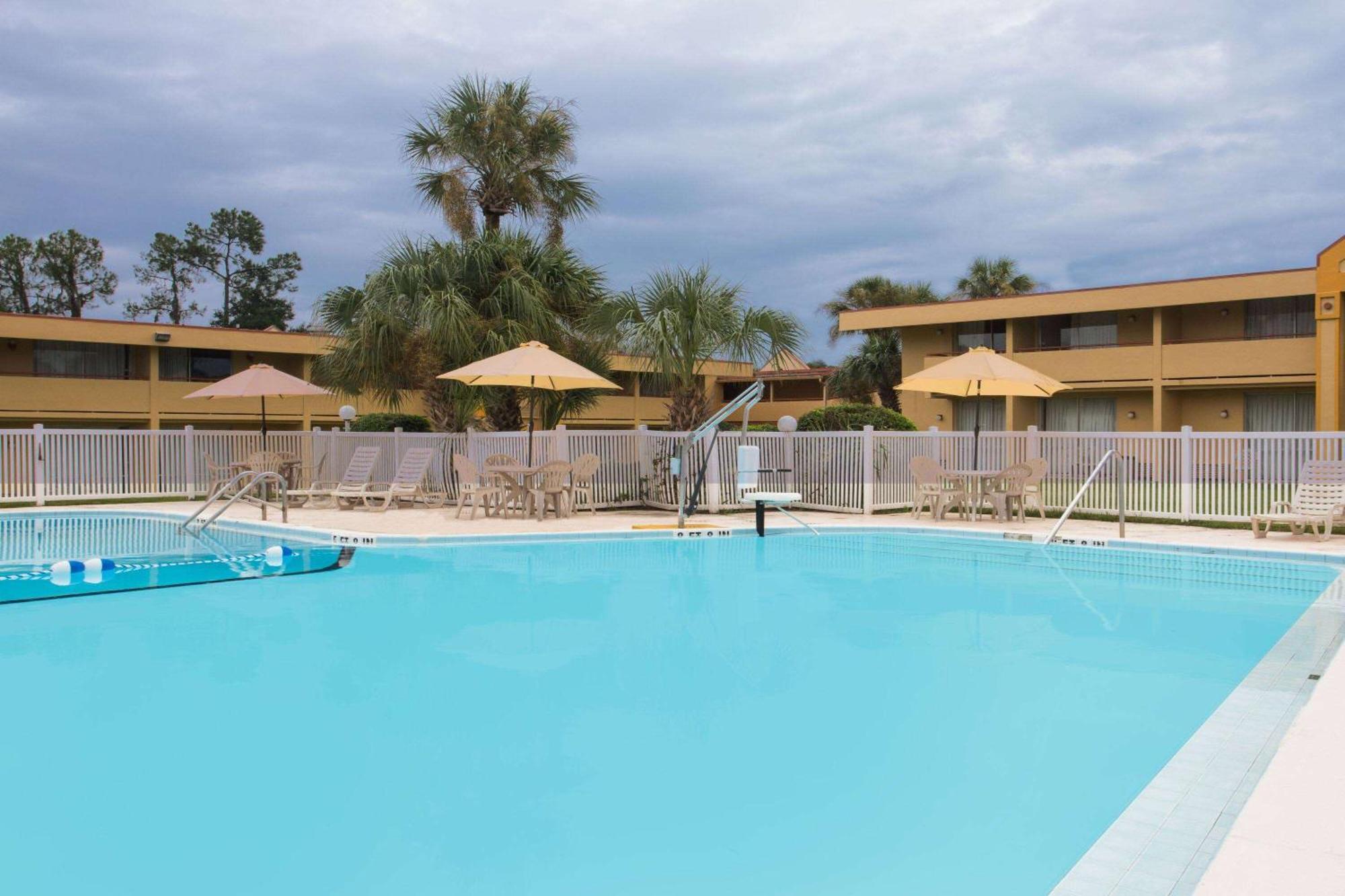 Days Inn By Wyndham Ocala North Ngoại thất bức ảnh